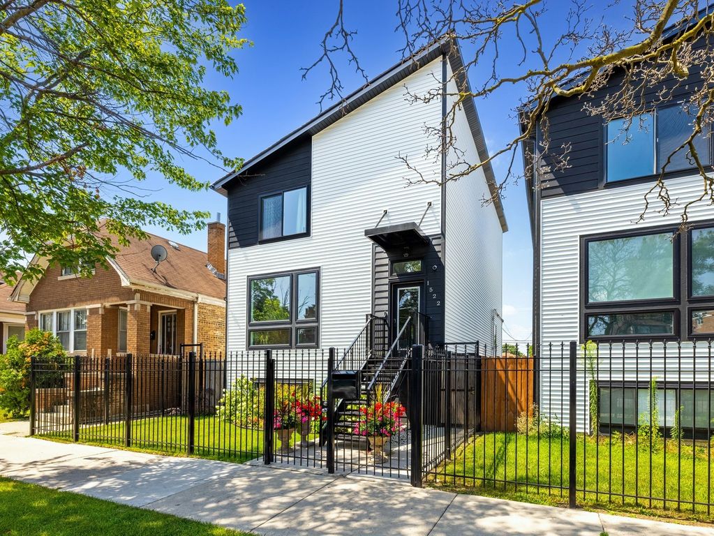 1522 N Leamington Avenue, Chicago, IL 60651