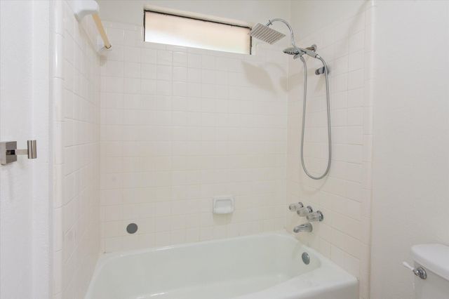 109 White Sands DR, Lakeway, TX 78734