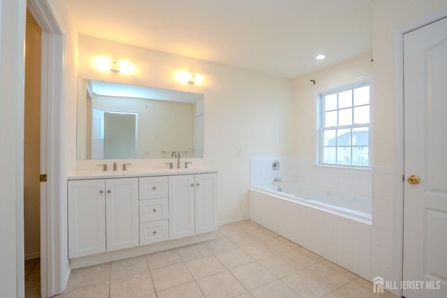 91 Morgan Way, Monroe, NJ 08831