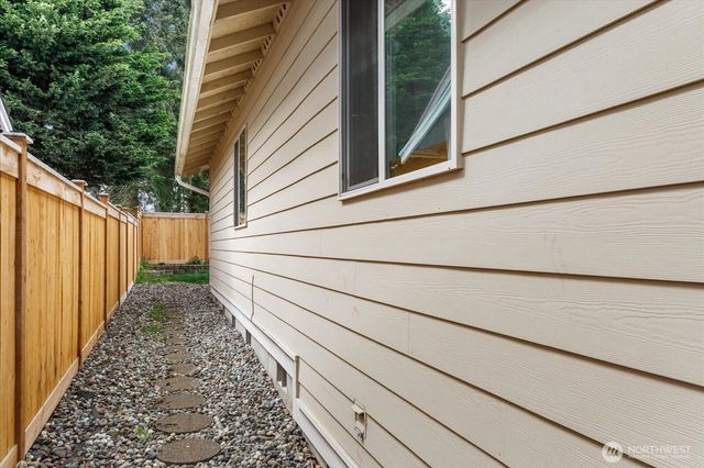 1853 SW Olive St., Oak Harbor, WA 98277