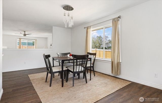 1853 SW Olive St., Oak Harbor, WA 98277