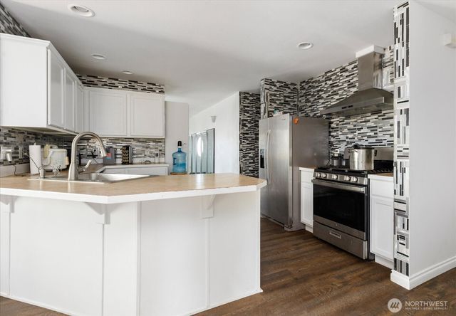 1853 SW Olive St., Oak Harbor, WA 98277