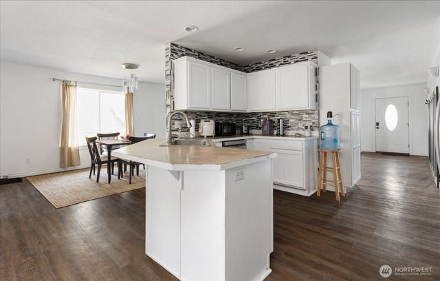 1853 SW Olive St., Oak Harbor, WA 98277