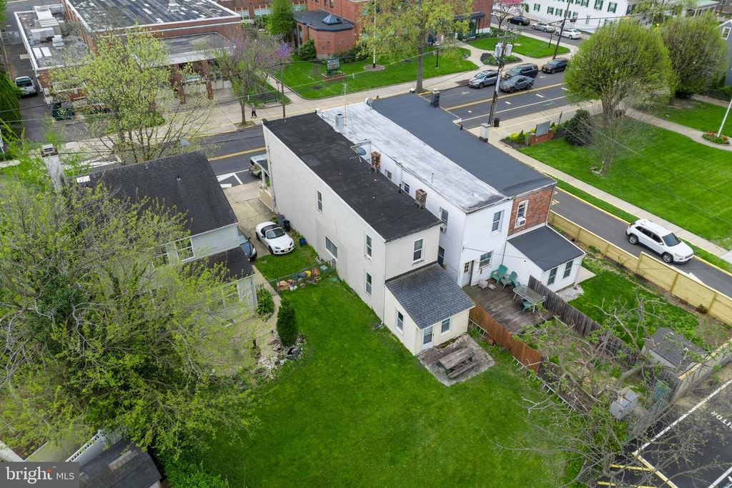 97 CROSSWICKS ST, Bordentown, NJ 08505