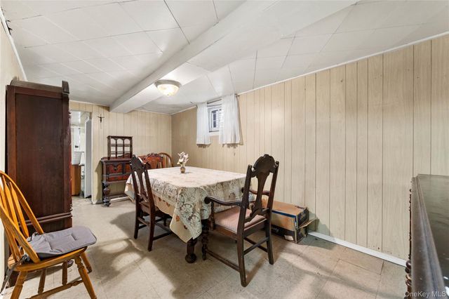 3707 20th Road, Astoria, NY 11105