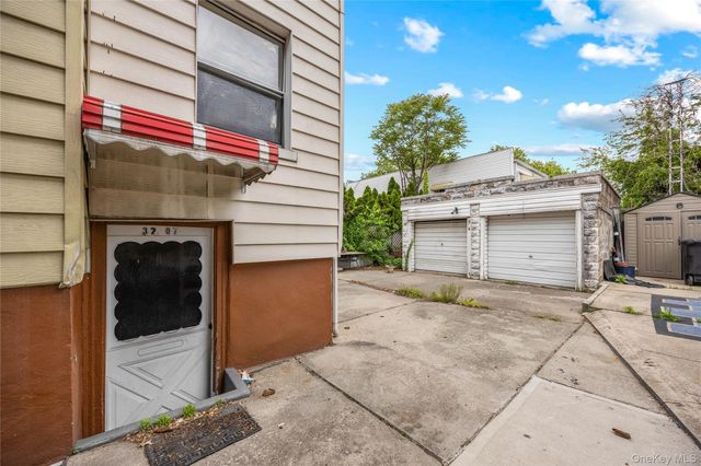 3707 20th Road, Astoria, NY 11105