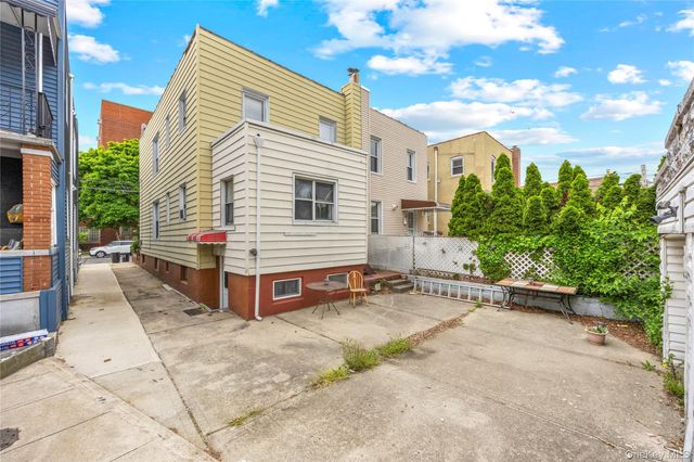 3707 20th Road, Astoria, NY 11105