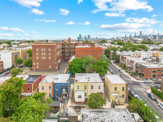 3707 20th Road, Astoria, NY 11105
