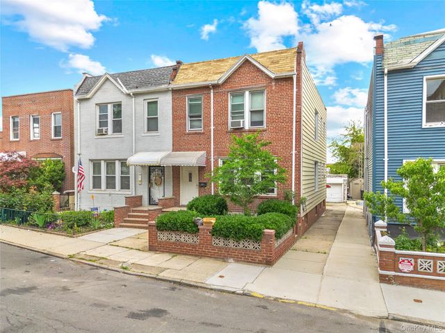 3707 20th Road, Astoria, NY 11105