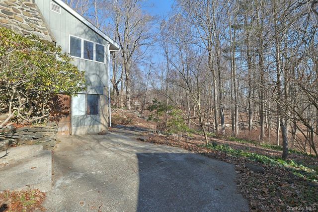 35 Mountain Trail, Croton-on-hudson, NY 10520