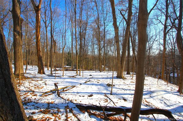 35 Mountain Trail, Croton-on-hudson, NY 10520