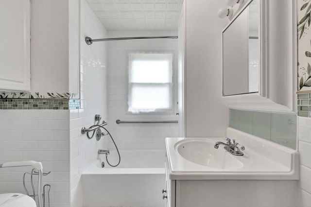 545 N Colby Ave, Valley Center, KS 67147