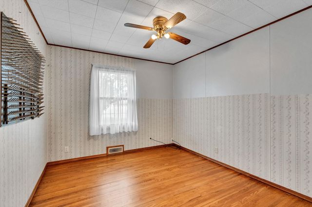 545 N Colby Ave, Valley Center, KS 67147