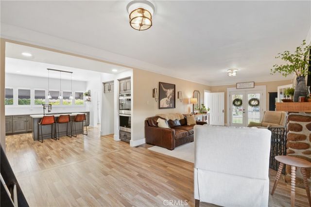 1033 W Palm Avenue, Redlands, CA 92373