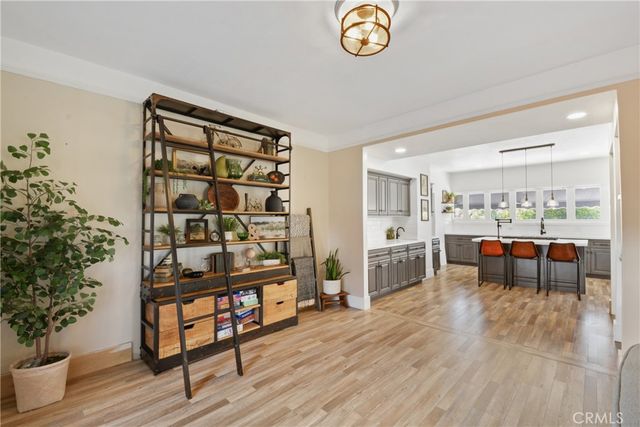 1033 W Palm Avenue, Redlands, CA 92373