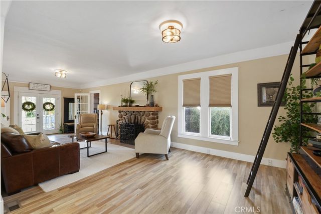 1033 W Palm Avenue, Redlands, CA 92373