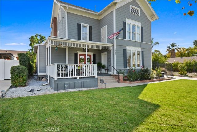 1033 W Palm Avenue, Redlands, CA 92373