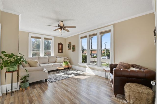 1033 W Palm Avenue, Redlands, CA 92373