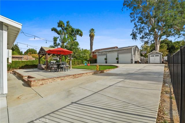 1033 W Palm Avenue, Redlands, CA 92373