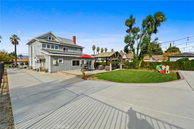 1033 W Palm Avenue, Redlands, CA 92373