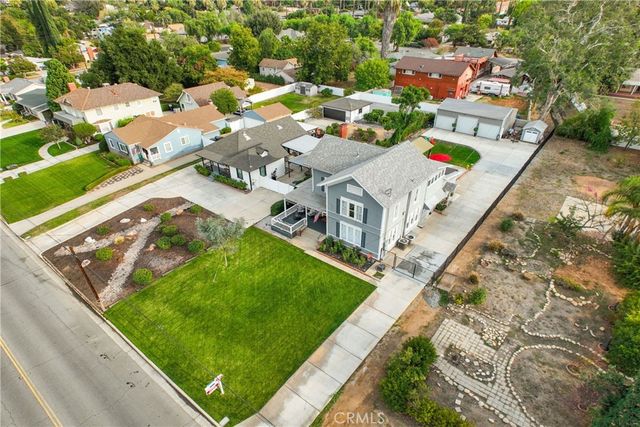 1033 W Palm Avenue, Redlands, CA 92373