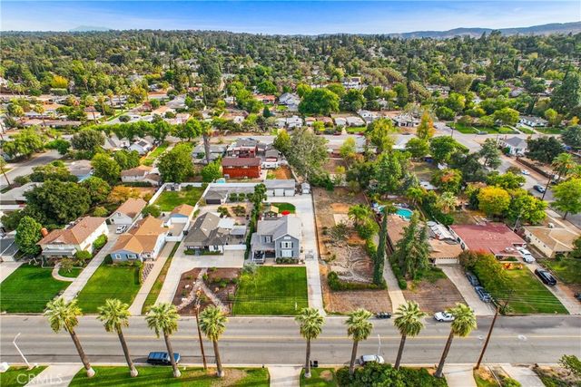 1033 W Palm Avenue, Redlands, CA 92373