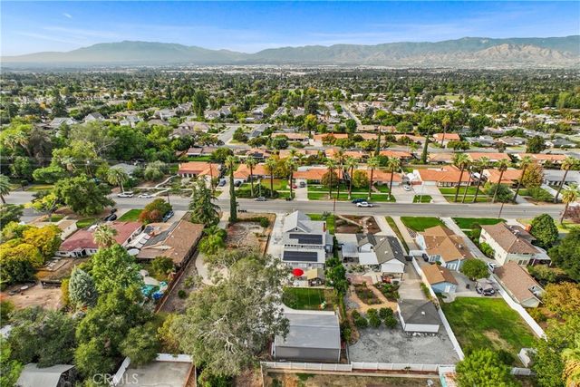 1033 W Palm Avenue, Redlands, CA 92373