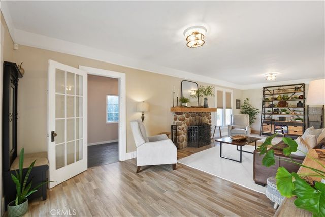 1033 W Palm Avenue, Redlands, CA 92373