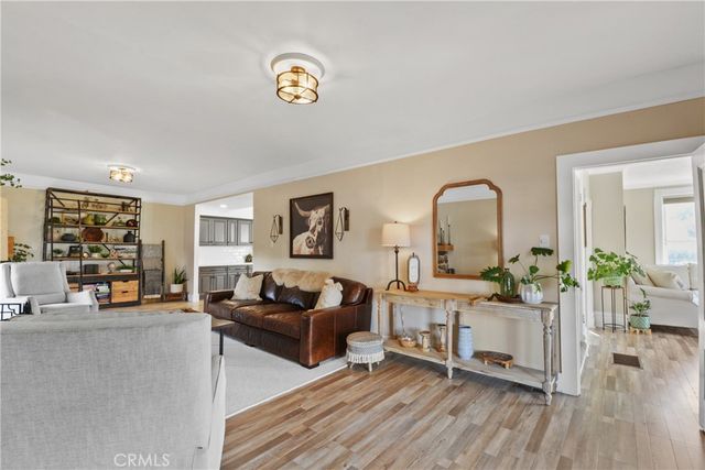 1033 W Palm Avenue, Redlands, CA 92373