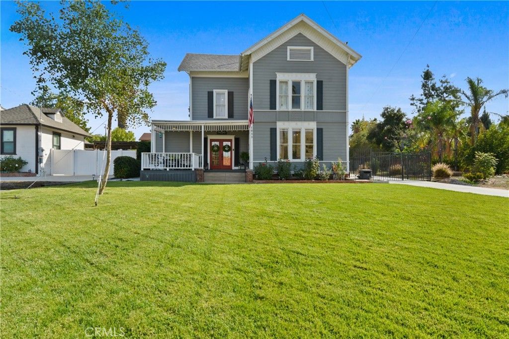 1033 W Palm Avenue, Redlands, CA 92373