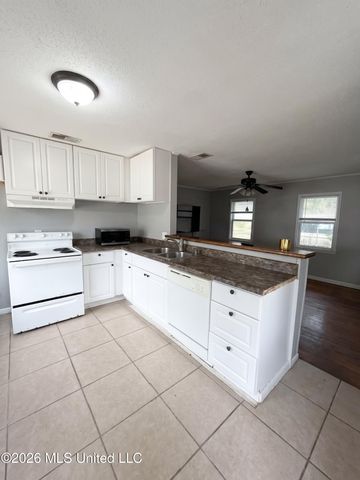 1906 Harrison Avenue, Pascagoula, MS 39567