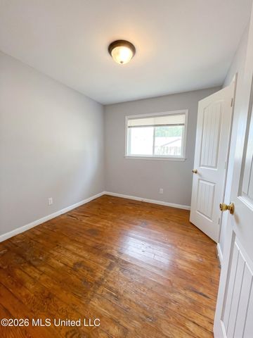 1906 Harrison Avenue, Pascagoula, MS 39567