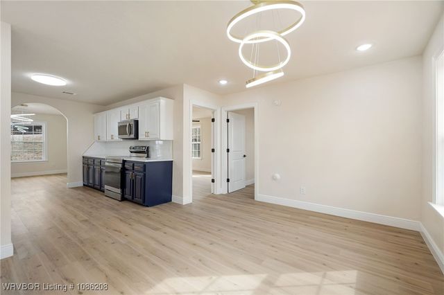 1401 Azure Hills Drive, Van Buren, AR 72956