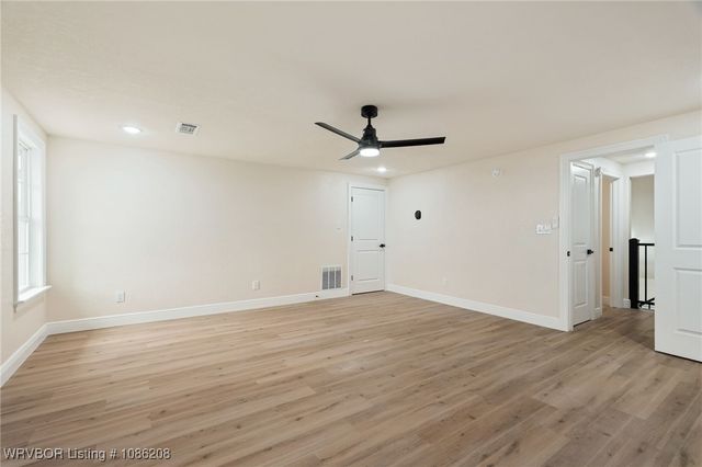 1401 Azure Hills Drive, Van Buren, AR 72956