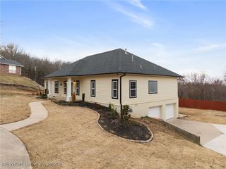 1401 Azure Hills Drive, Van Buren, AR 72956