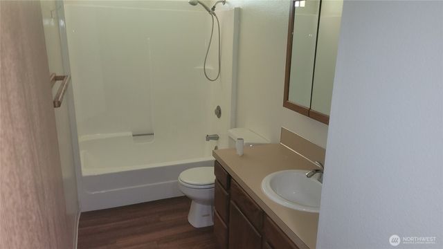 5533 195th Avenue E, Bonney Lake, WA 98391