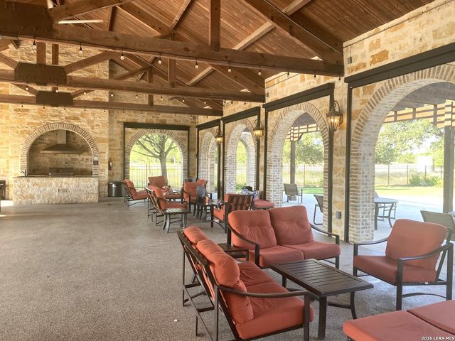 140 FLY LINE TRL, New Braunfels, TX 78132