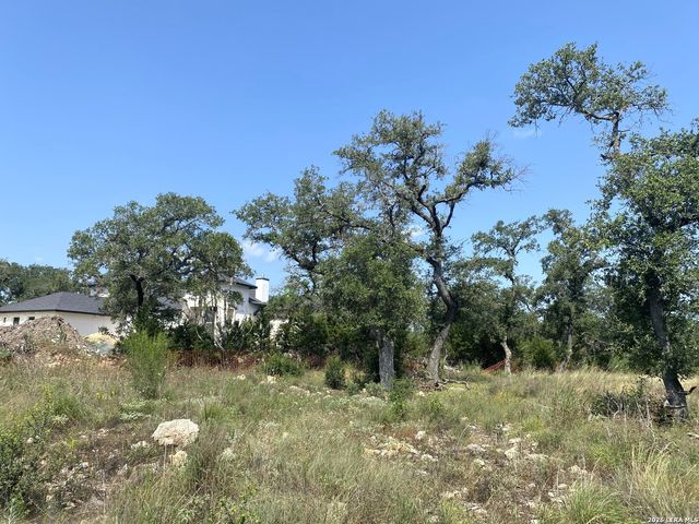 140 FLY LINE TRL, New Braunfels, TX 78132