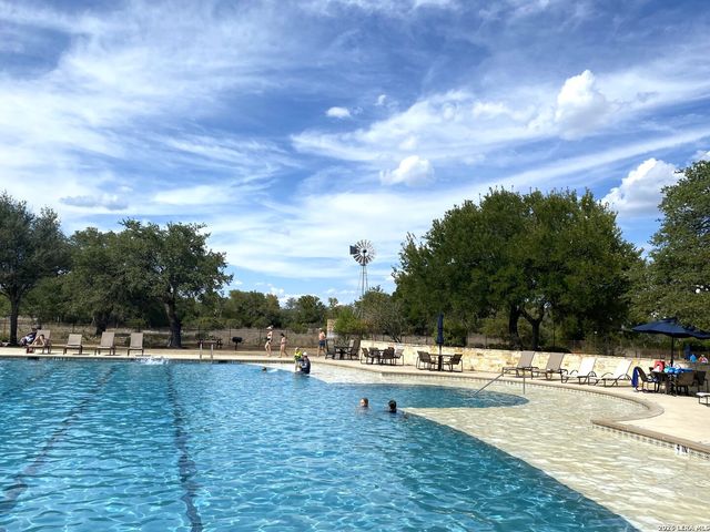 140 FLY LINE TRL, New Braunfels, TX 78132