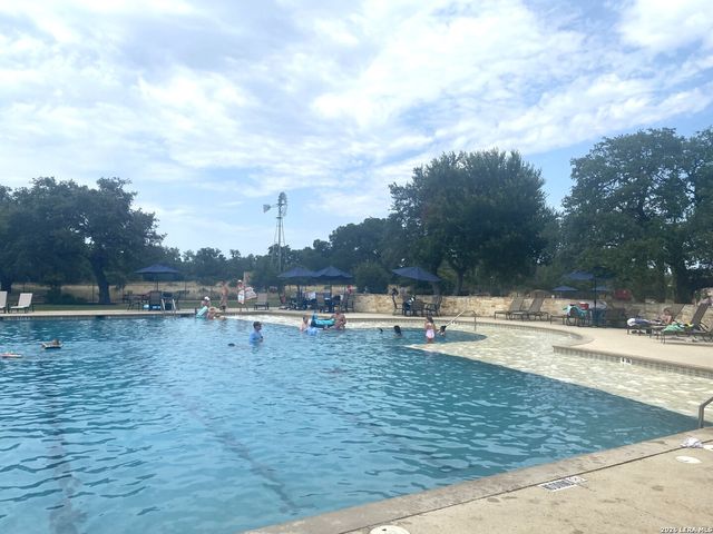 140 FLY LINE TRL, New Braunfels, TX 78132