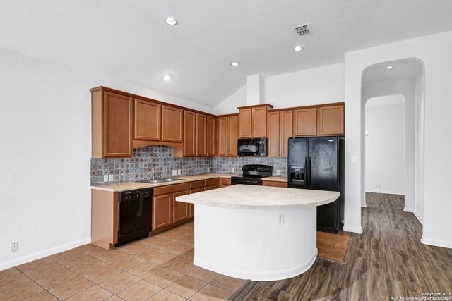 1917 Francis Drake, Windcrest, TX 78239