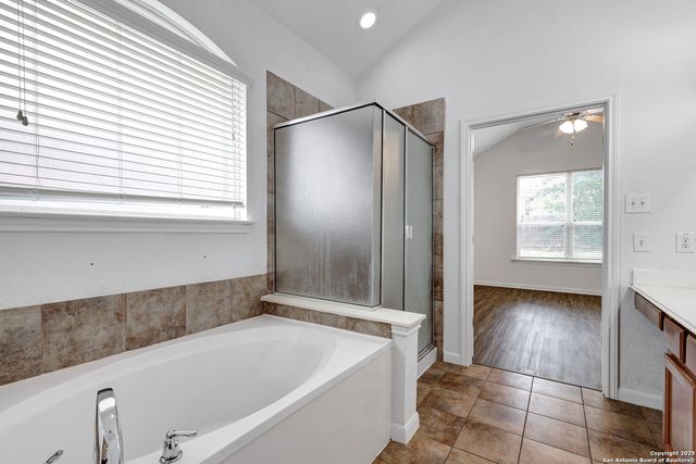 1917 Francis Drake, Windcrest, TX 78239