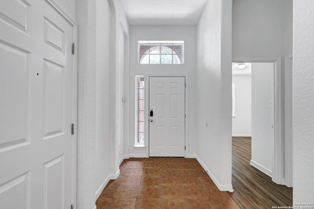 1917 Francis Drake, Windcrest, TX 78239