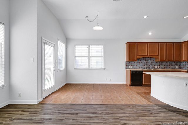 1917 Francis Drake, Windcrest, TX 78239
