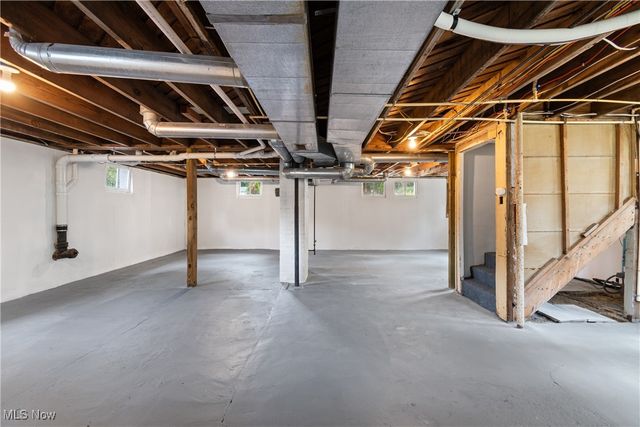 2072 Warren Avenue, Norton, OH 44320