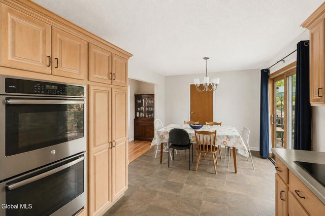 102 Marl Circle, Ravena, NY 12143