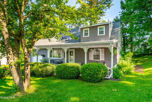 102 Marl Circle, Ravena, NY 12143
