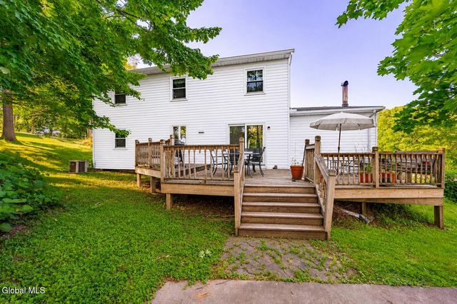 102 Marl Circle, Ravena, NY 12143
