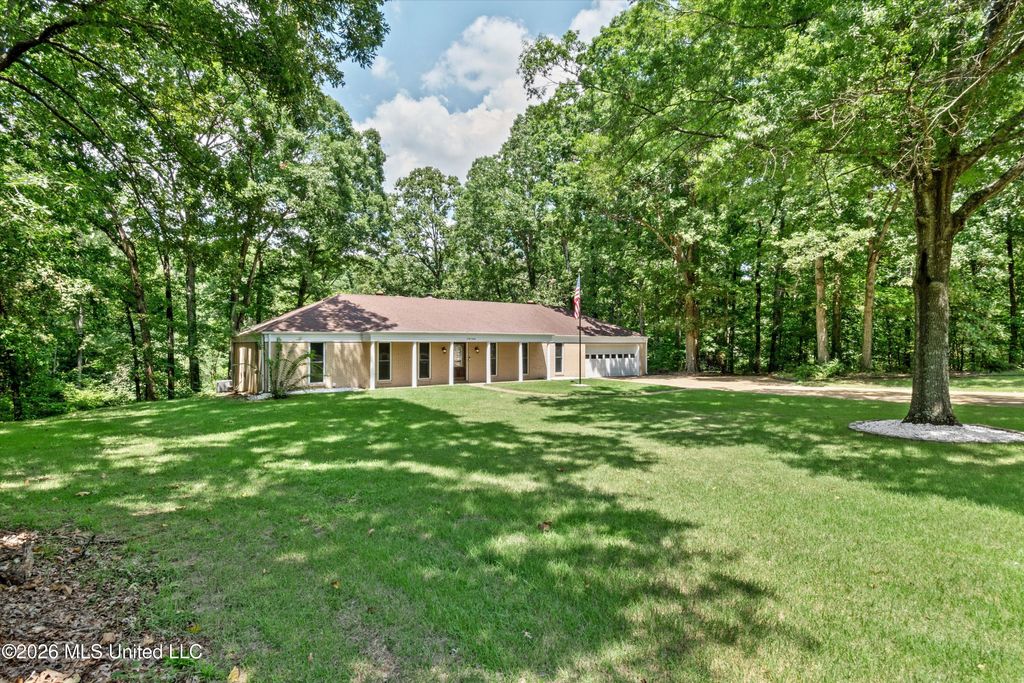 6090 Northwood Drive, Olive Branch, MS 38654 — exterior