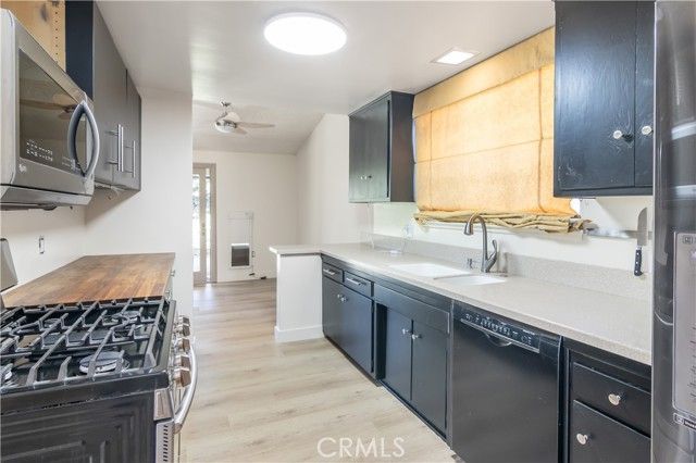 9635 Gerald, North Hills (los Angeles), CA 91343